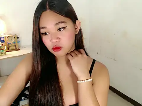 Malia cummer online show from November 9, 3:32 am