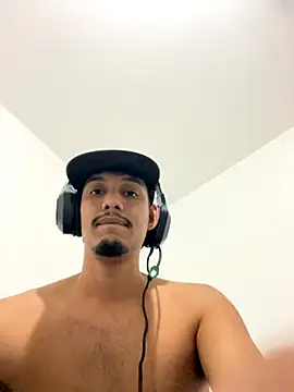Snapshot of BAGHEERAPGG chatting on September 27, 1:23 am BAGHEERAPGG online show from September 27, 1:23 am