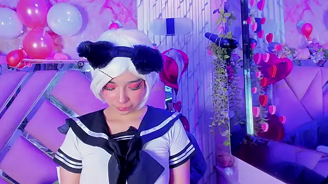 Snapshot of Akane_Hikari_ chatting on February 16, 5:28 am Akane Hikari online show from February 16, 5:28 am