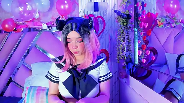 Snapshot of Akane_Hikari_ chatting on February 4, 3:56 am Akane Hikari online show from February 4, 3:56 am