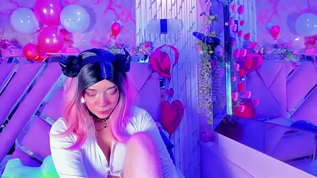 Snapshot of Akane_Hikari_ chatting on February 14, 4:34 am Akane Hikari online show from February 14, 4:34 am