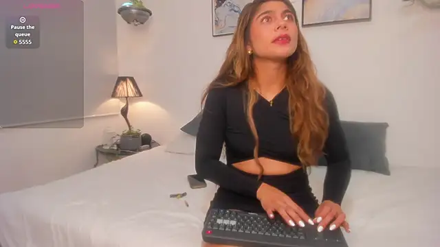 Snapshot of MiaCoopper chatting on October 9, 2:56 am MiaCoopper online show from October 9, 2:56 am