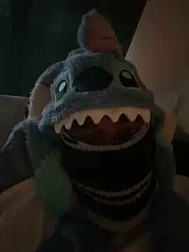 smayle223 online show from March 15, 2:02 pm