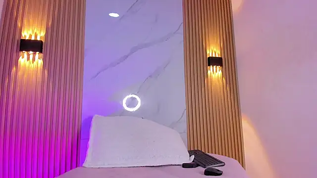 imtammy lynn  online show from April 1, 11:33 am