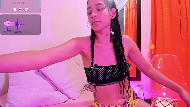 Snapshot of Amber-Sweett chatting on July 28, 2:19 am Amber-Sweett online show from July 28, 2:19 am