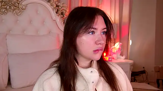 MeganStrain online show from December 17, 3:33 am