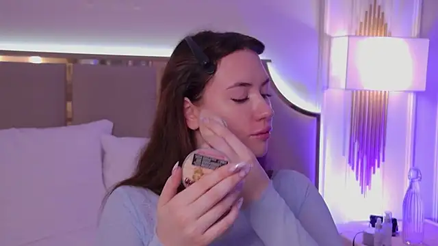 Snapshot of MeganStrain chatting on September 27, 3:12 am MeganStrain online show from September 27, 3:12 am