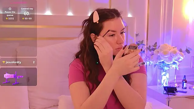 Snapshot of MeganStrain chatting on October 22, 3:06 am MeganStrain online show from October 22, 3:06 am