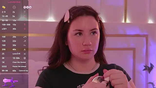 Snapshot of MeganStrain chatting on November 20, 3:18 am MeganStrain online show from November 20, 3:18 am