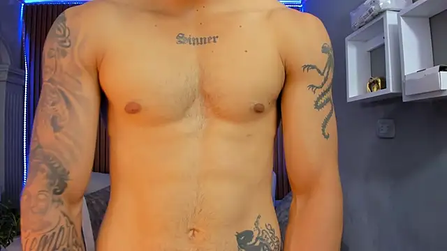 Snapshot of Leo_santoro chatting on November 7, 2:10 pm Leo santoro online show from November 7, 2:10 pm