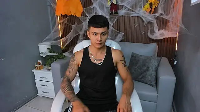 Snapshot of Leo_santoro chatting on October 24, 1:21 pm Leo santoro online show from October 24, 1:21 pm