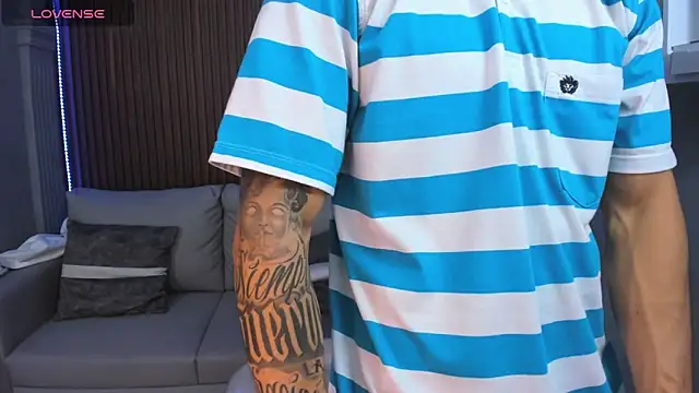 Snapshot of Leo_santoro chatting on November 13, 1:04 pm Leo santoro online show from November 13, 1:04 pm