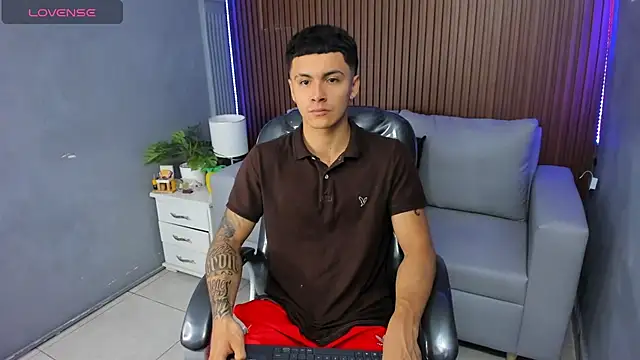 Leo santoro online show from January 8, 1:39 pm