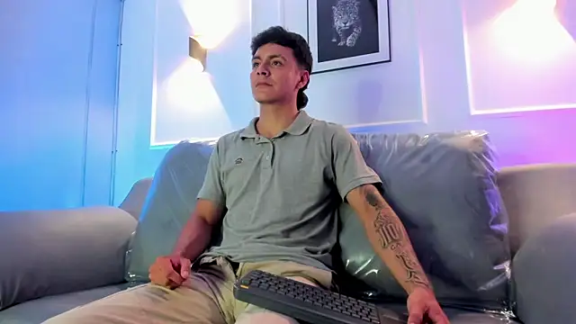 Leo santoro online show from April 7, 1:35 pm