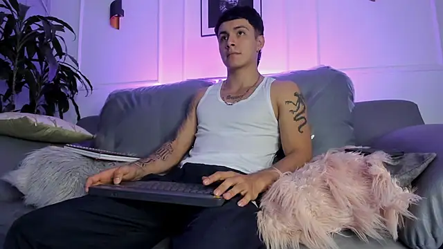 Leo santoro online show from February 23, 2:06 pm