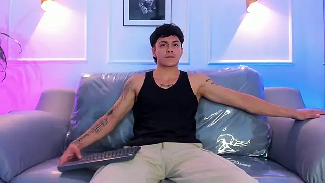 Leo santoro online show from March 25, 2:16 pm