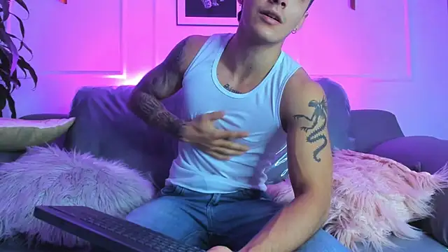 Leo santoro online show from February 21, 3:03 pm