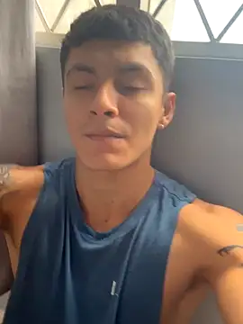 Snapshot of Leo_santoro chatting on December 5, 2:15 pm Leo santoro online show from December 5, 2:15 pm