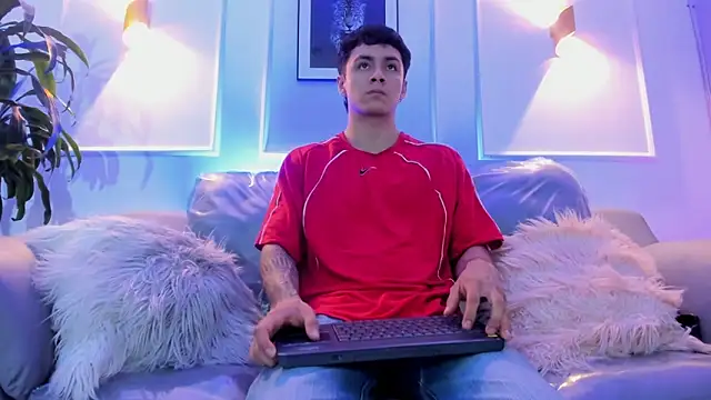 Leo santoro online show from March 7, 1:49 pm