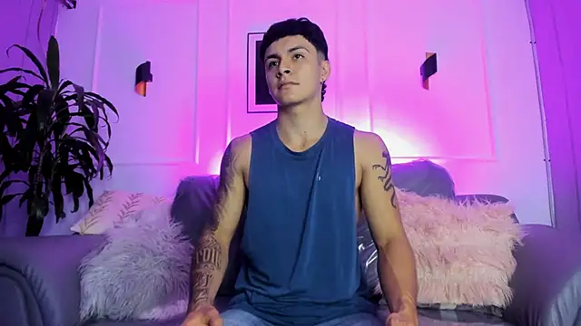 Leo santoro online show from February 16, 1:54 pm