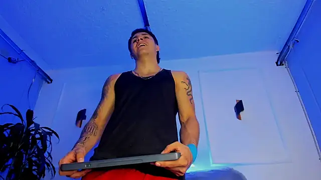 Leo santoro online show from February 28, 2:28 pm