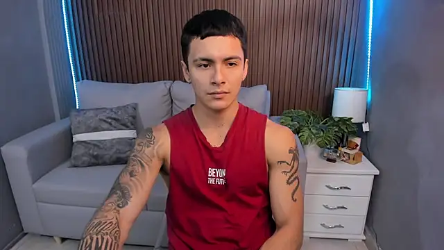 Leo santoro online show from September 18, 1:47 pm