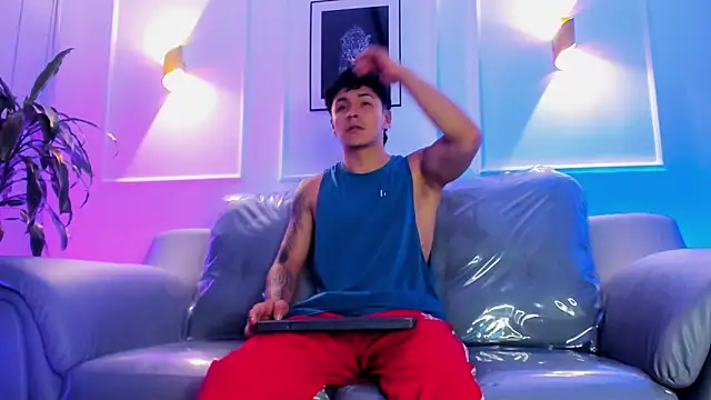 Leo santoro online show from March 24, 12:16 pm