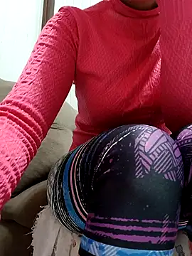 cicinha3657 online show from May 10, 4:27 am