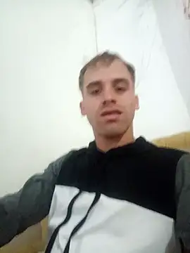 alex-golden online show from April 4, 11:00 pm