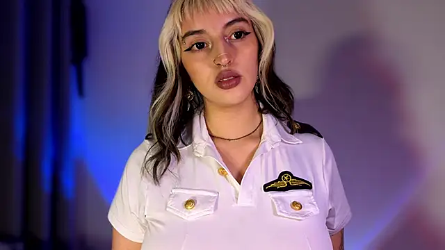 Blueee cat online show from May 3, 7:13 am