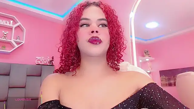 Snapshot of KlhoeGill chatting on October 6, 12:28 pm KlhoeGill online show from October 6, 12:28 pm