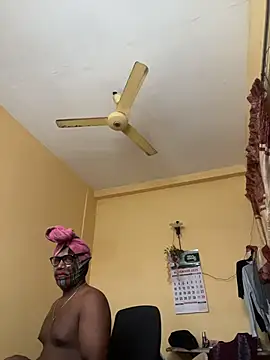 femboyslqueen online show from November 4, 5:00 am