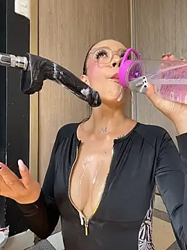 ValentinaBianchi online show from February 13, 7:03 pm