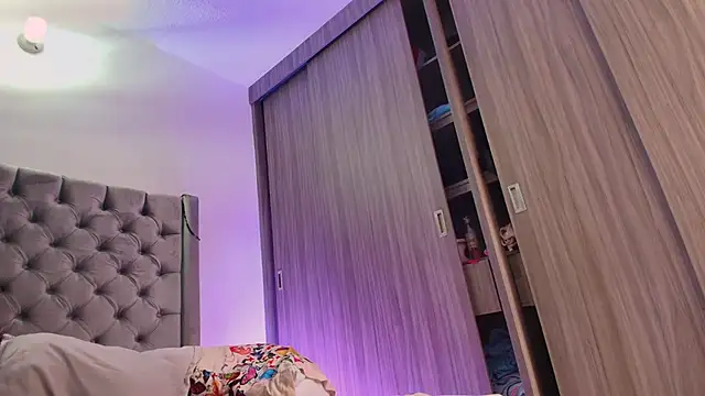 dreamsussi online show from November 3, 8:01 pm