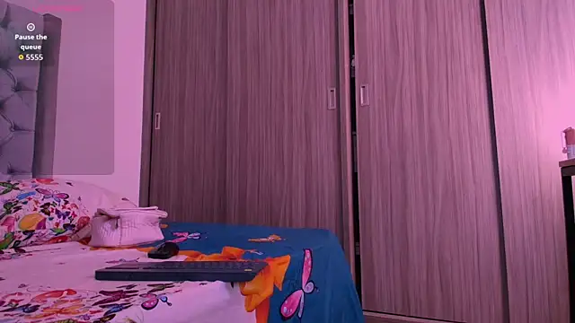 dreamsussi online show from March 9, 3:48 pm