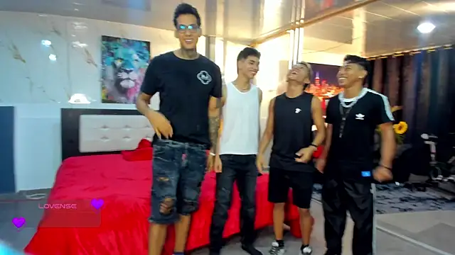 Bisexlifehot   online show from March 19, 11:27 pm