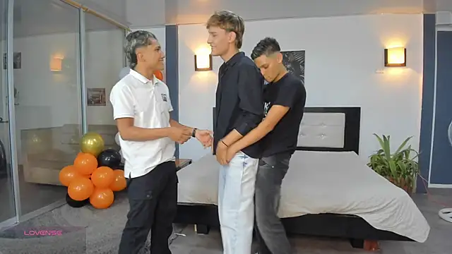 Bisexlifehot   online show from November 21, 11:04 pm