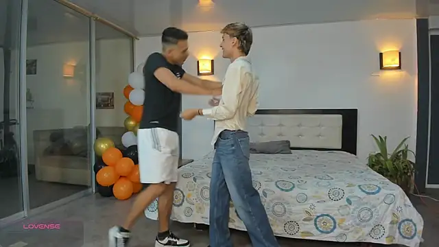 Bisexlifehot   online show from November 22, 11:14 pm