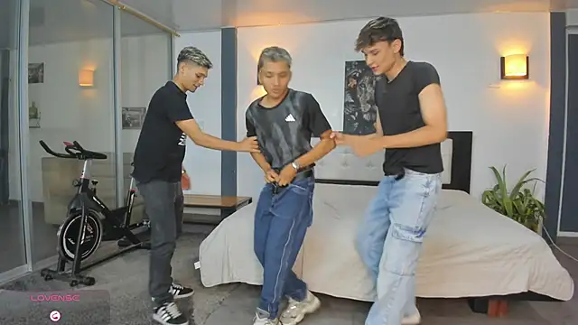 Bisexlifehot   online show from November 9, 11:09 pm