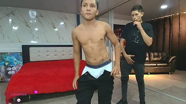 Bisexlifehot   online show from May 8, 10:57 pm