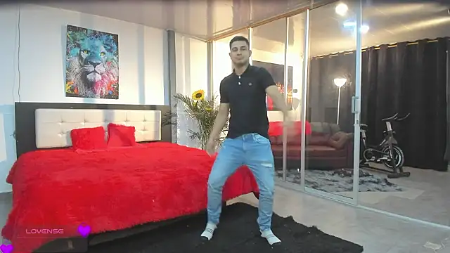 Bisexlifehot   online show from February 24, 11:16 pm