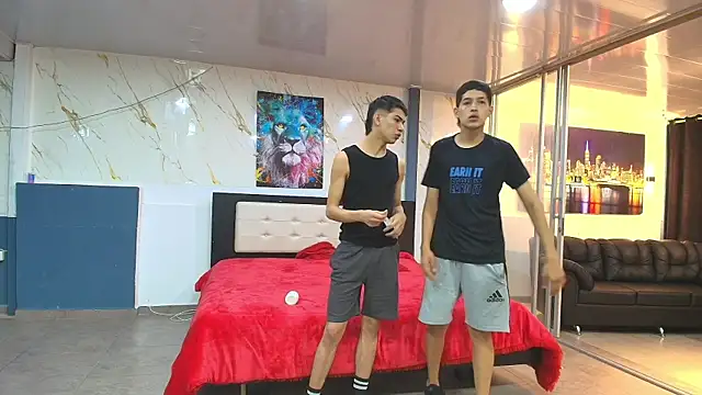 Bisexlifehot   online show from April 11, 11:30 pm