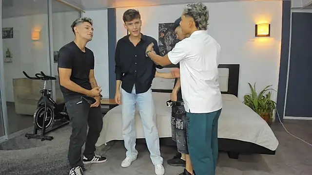 Bisexlifehot   online show from November 7, 11:08 pm