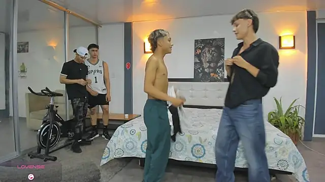 Bisexlifehot   online show from November 14, 11:19 pm