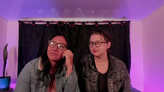 CrazyCakes  online show from January 7, 4:45 pm