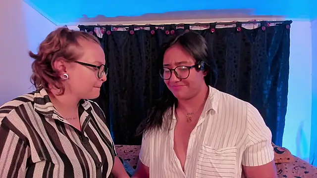 CrazyCakes  online show from May 18, 2:23 am