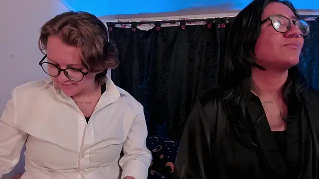 CrazyCakes  online show from April 8, 2:02 am