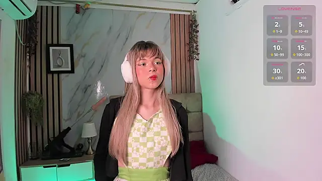 Snapshot of Vanessa_Jenner chatting on June 12, 8:50 pm Vanessa Jenner online show from June 12, 8:50 pm
