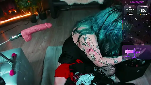 Mira Fyre online show from March 26, 8:40 pm