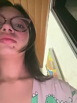 Snapshot of paola2777 chatting on March 3, 3:13 am paola2777 online show from March 3, 3:13 am